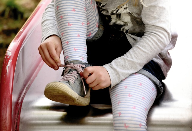 Buty dziecięce: Jak wybierać obuwie dla najmłodszych?