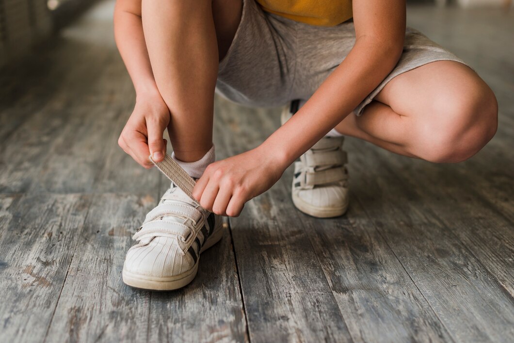 Jak wybrać odpowiednie obuwie dla dziecka – poradnik dla rodziców